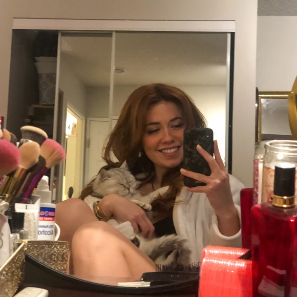 Meet your Posher, Jennifer - Picture 1 of 1